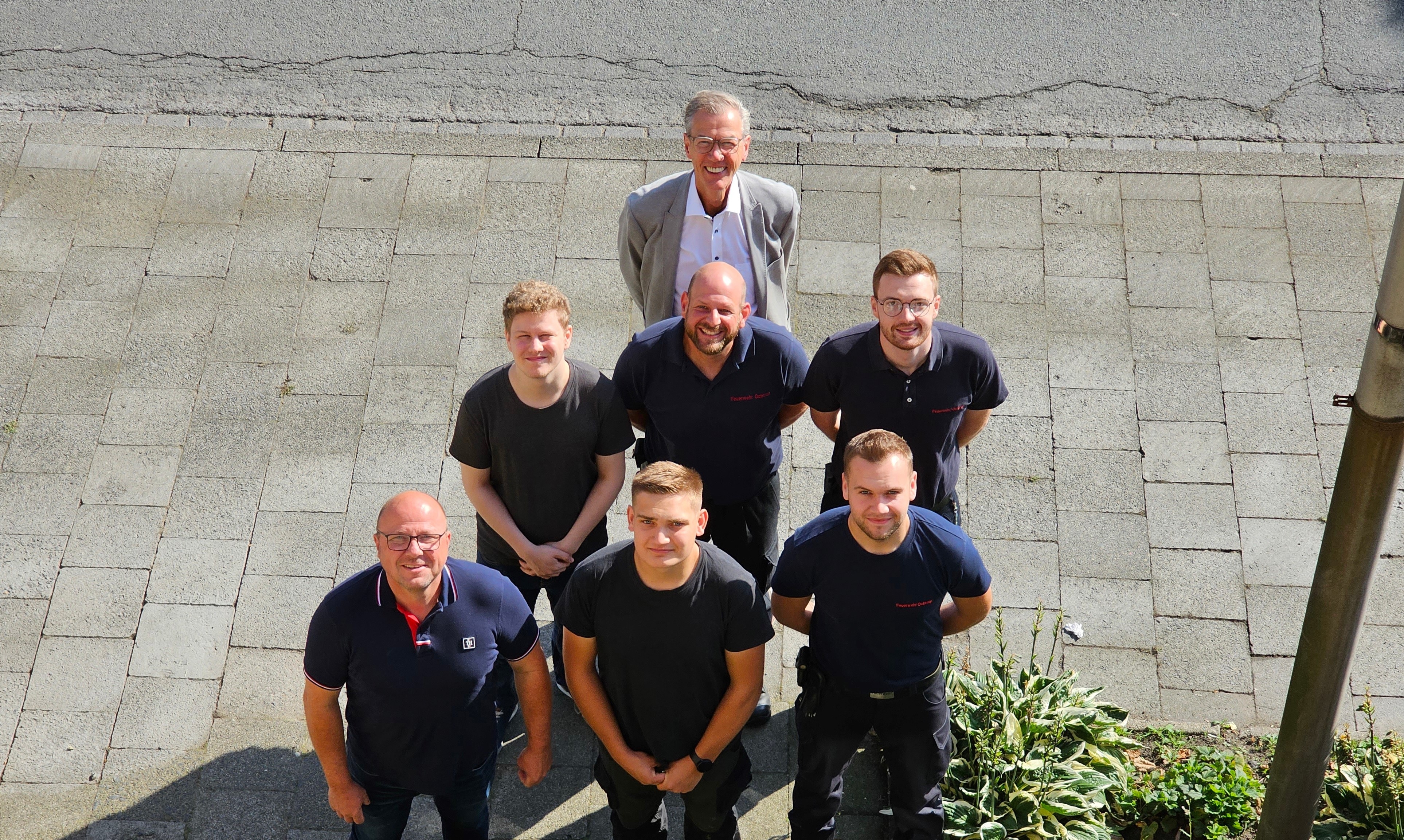 Sie sehen: Die Gruppe der Azubis mit ihren Ausbildern.