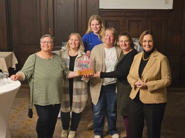 Sie sehen: ein Gruppenbild (DRK Niederesch)