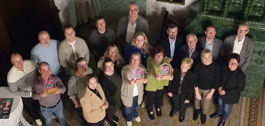 Sie sehen: ein Gruppenbild von oben