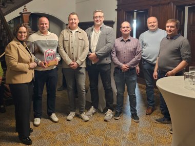 Sie sehen: ein Gruppenbild (Karnevalsclub Niederesch)