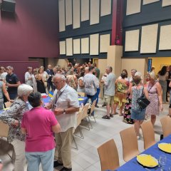 Begegnungsabend im Saal der Stadt Estaires mit Gastfamilien und Gästen