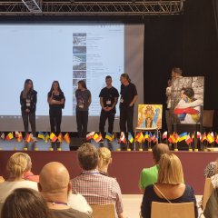Ukrainische Jugendliche vermittelten ihre persönlichen Kriegserfahrungen mit Musik, Bildern, Worten und beredtem Schweigen.