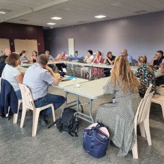 Arbeitsgruppen mit den Delegierten aus Stadtverwaltungen und Partnerschaftsvereinen (von vorne links im Uhrzeigersinn: Deutschland, Belgien, Spanien, Polen und Frankreich).