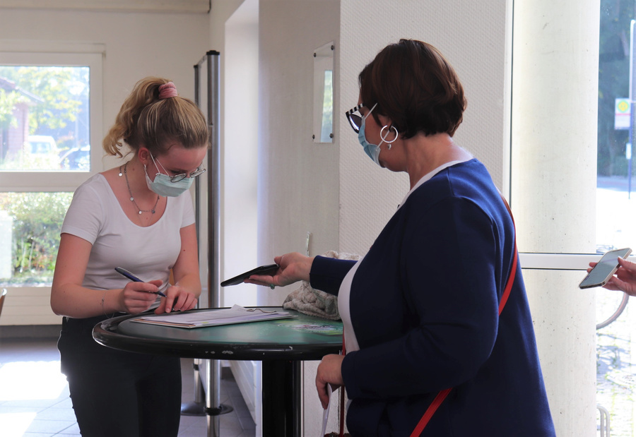 3G-Eingangskontrolle in der Stadthalle