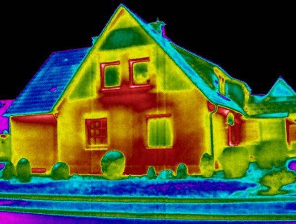 Sie sehen: Thermografie-Messung an einer Hausfassade