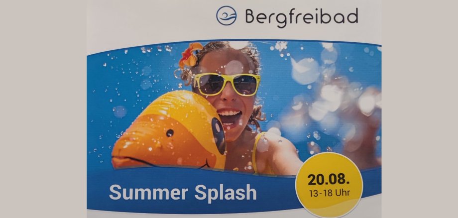 Sie sehen: das Gesicht eines Kindes mit Sonnenbrille und Wasserspielzeug - grauer Rahmen mit Aufschrift